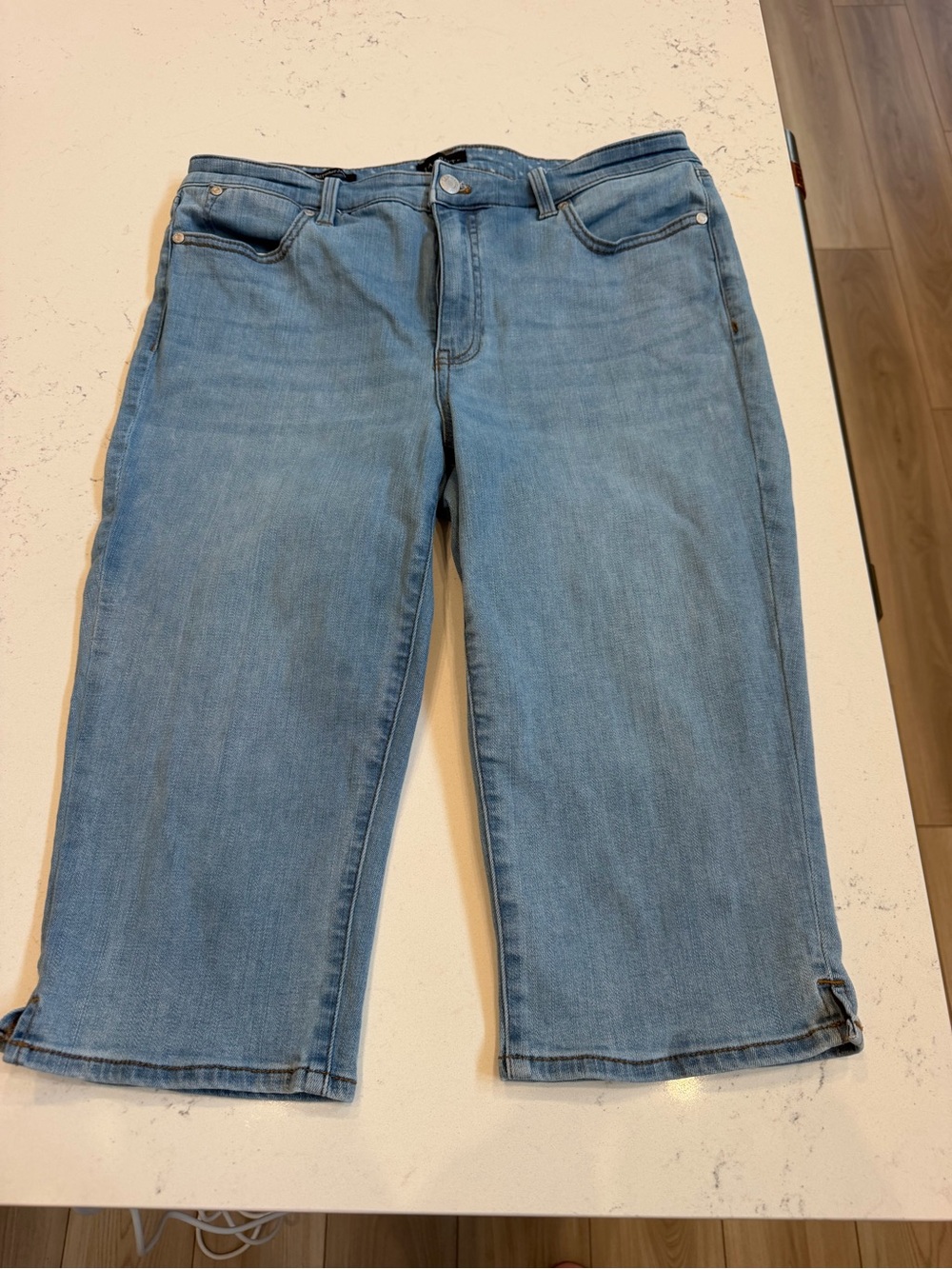 Talbots Women’s 12P Pedal Pusher Jeans Light Wash Cropped Stretch Denim